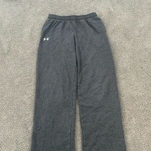 Under Armour Gray Sweatpants with Comfy Fleece Inside Youth Large